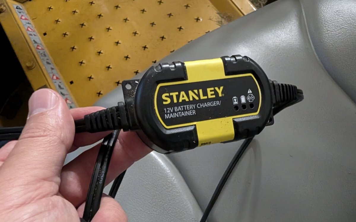 EverStart 27DC Lead-Acid vs. LiTime 12V 100Ah LiFePO4 Battery Comparison