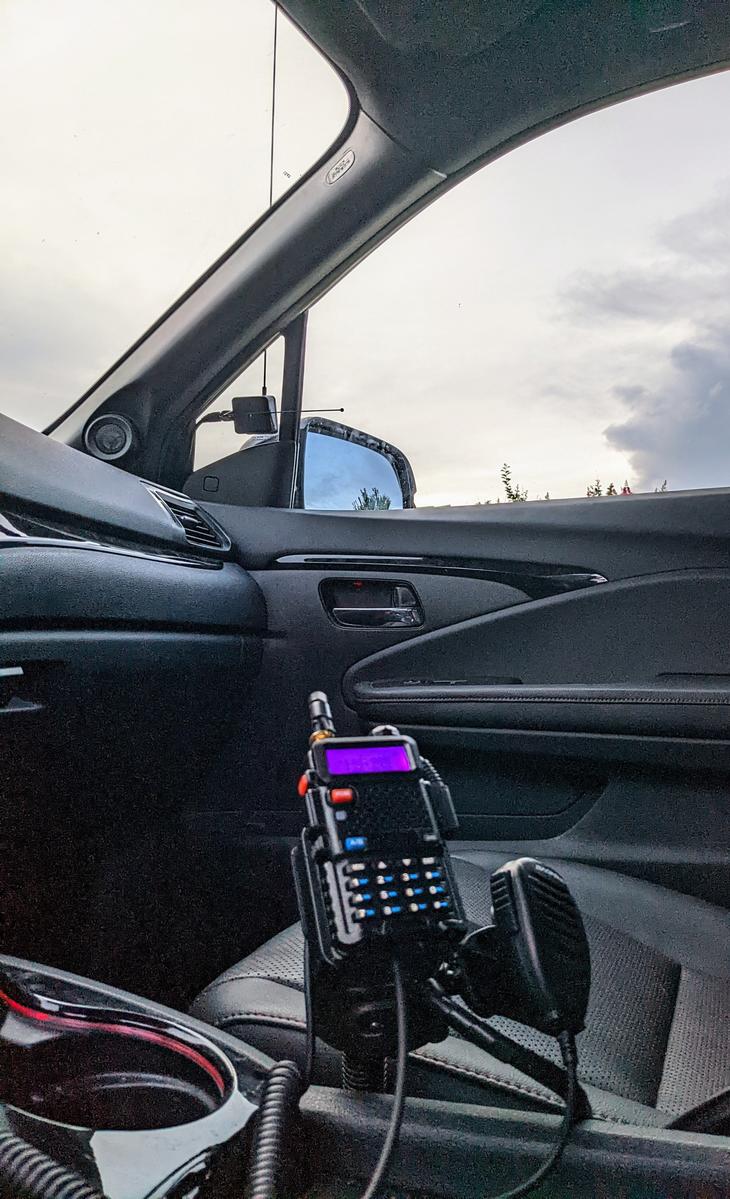 Baofeng UV5R mounted in the mobile